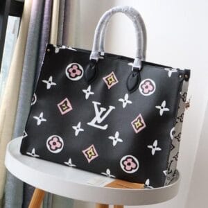 Louis Vuitton Onthego Leather Handbag